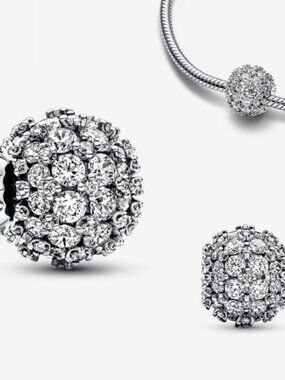 Pandora Sparkling Pavé Round Charm (ONE)